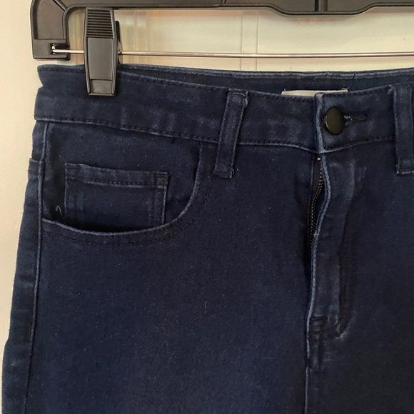 High-Waisted Forever 21 Dark Wash Jeans - Picture 3 of 4